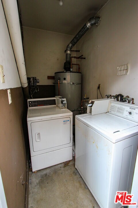 Building Photo - 12942 Moorpark St