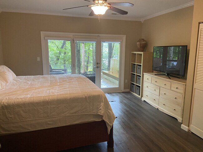 Building Photo - 6 Hunters Ridge Dr