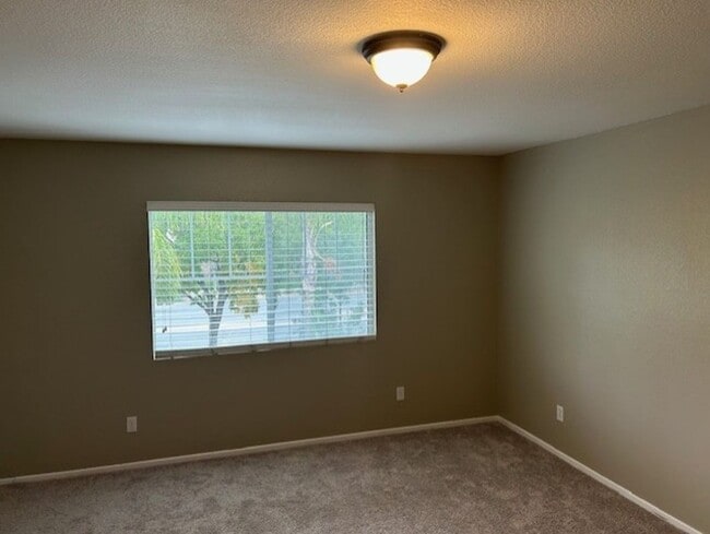 Building Photo - 32516 Guevara Dr