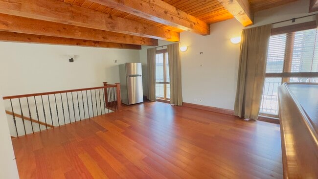Building Photo - 1745 W Cornelia Ave