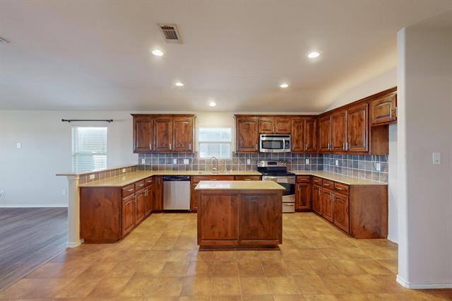 Building Photo - 3504 Hornbeam St
