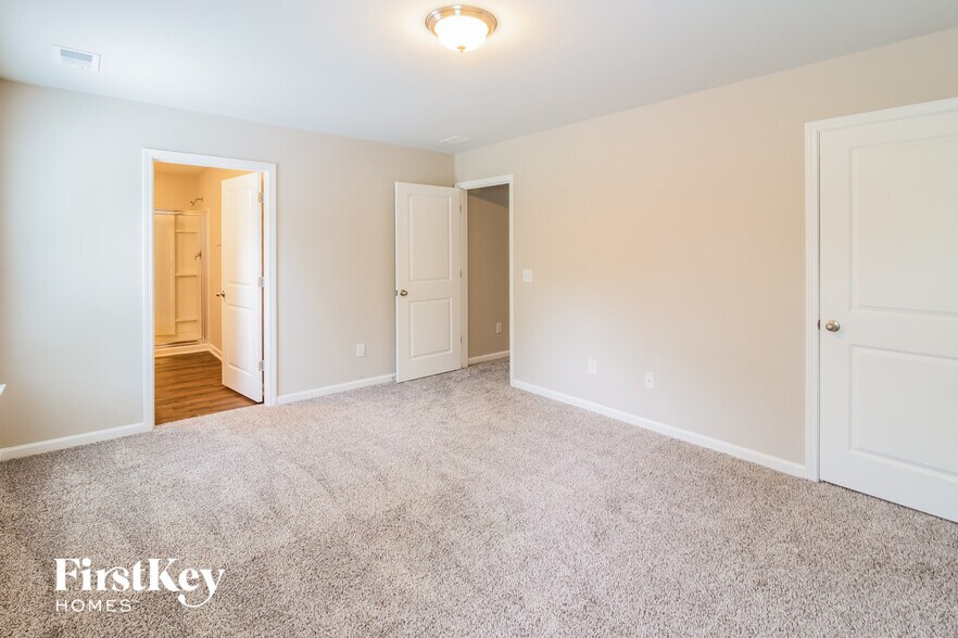 Building Photo - 9660 Roseberry St