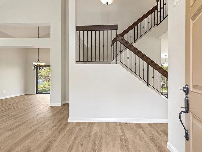 Building Photo - 1920 Avenida Joaquin