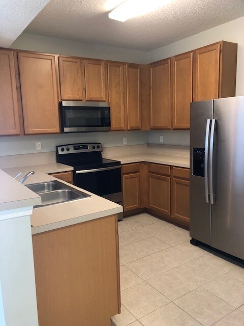 Building Photo - 575 Oakleaf Plantation Pkwy