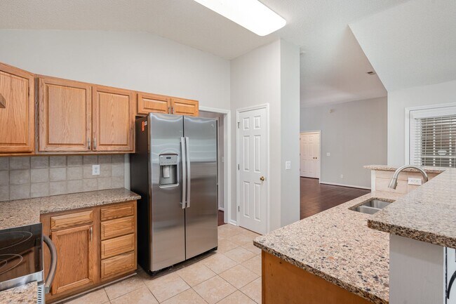 Building Photo - 3 Bedroom 2 Bathroom Home in Walden Creek