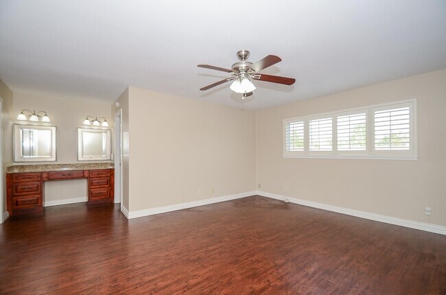 Building Photo - 13132 Trail Hollow Dr