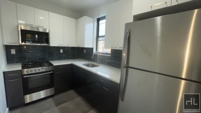 Building Photo - BRAND NEW CONSTRUCTED  MODERN  1 BEDROOM w...