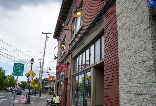 Building Photo - Beautiful and Spacious Studio in Fantastic Location Ready Mid-May!