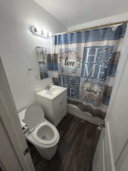 Building Photo - 820 W Imperial Hwy