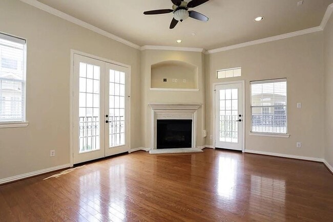 Building Photo - 5615 Winsome Ln