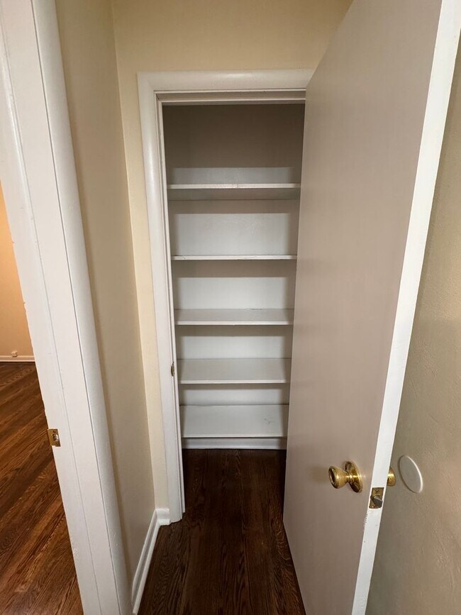 Building Photo - 1079 North Ave