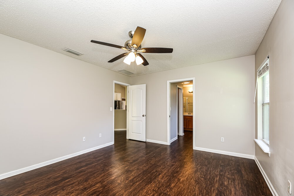 Building Photo - 14036 Crestwick Dr W