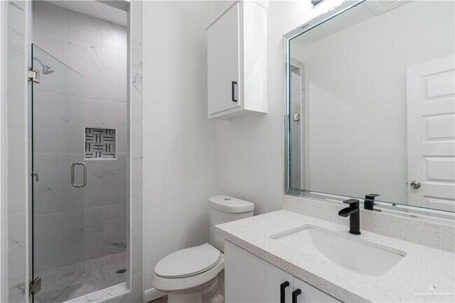 Building Photo - 6 Taxco Ct