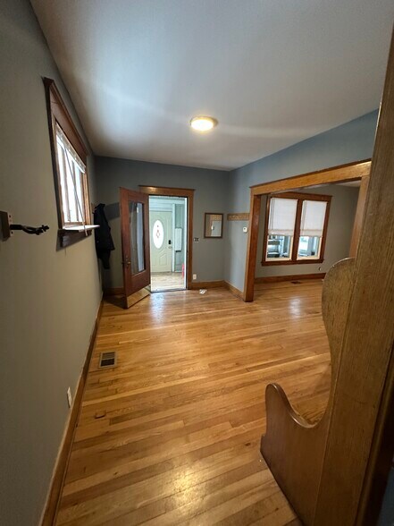 Building Photo - 1117 Foster St