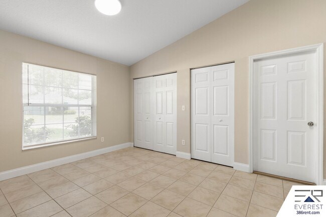 Building Photo - 71 Wellwood Ln