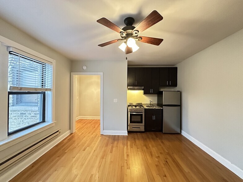 Building Photo - 618 W Patterson Ave