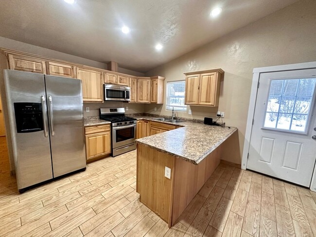 Building Photo - 36328 Murray Ln