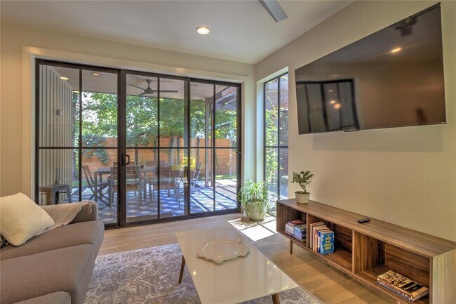 Building Photo - 6005 Woodrow Ave