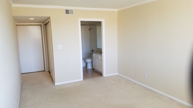 Building Photo - 28006 S Western Ave