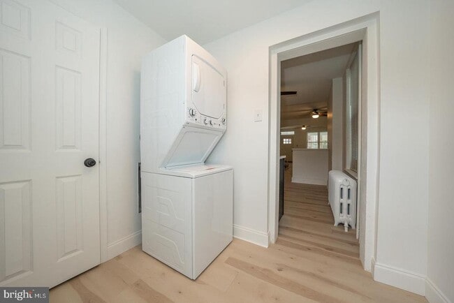 Building Photo - 34 W Durham St