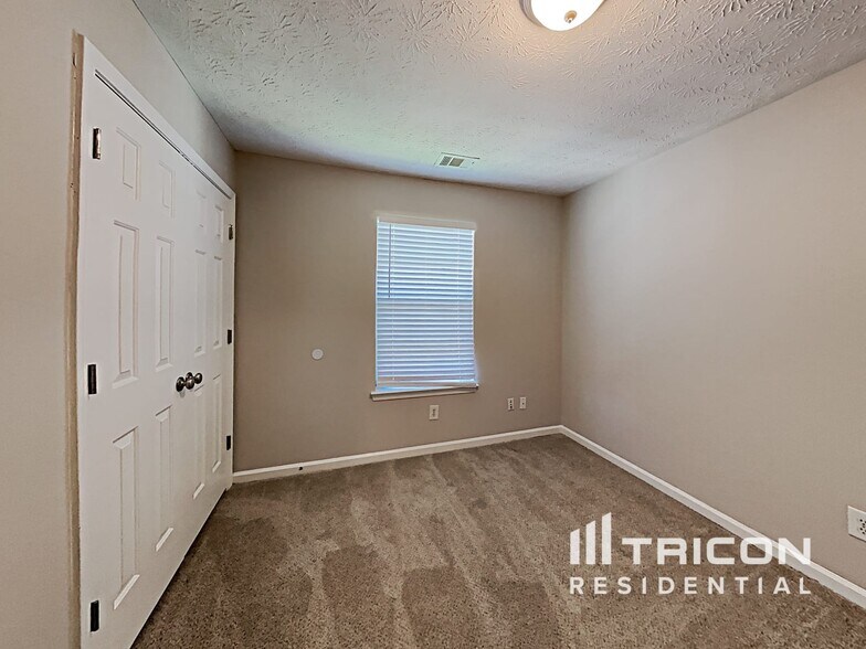 Building Photo - 140 Rankin Cir
