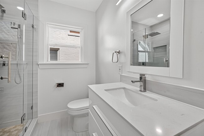 Building Photo - 2328 McClendon St