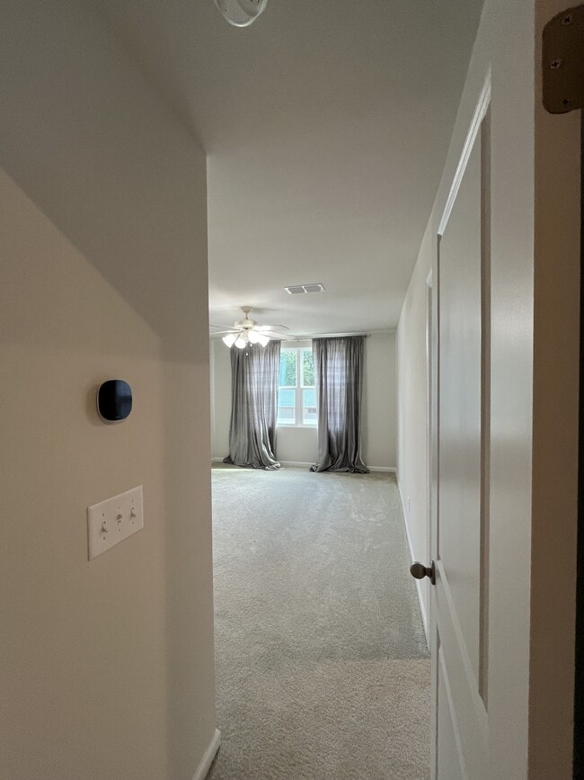 Building Photo - 1532 39th Ave Lp NE