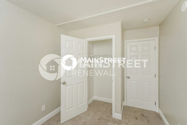 Building Photo - 3 Bedroom Pet-Friendly Home in Louisville,...