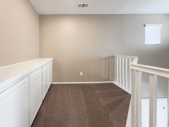 Building Photo - AVAILABLE NOW! 5 Bedroom, Cut-DeSac Home for Rent in a Beautiful, Murrieta Community!