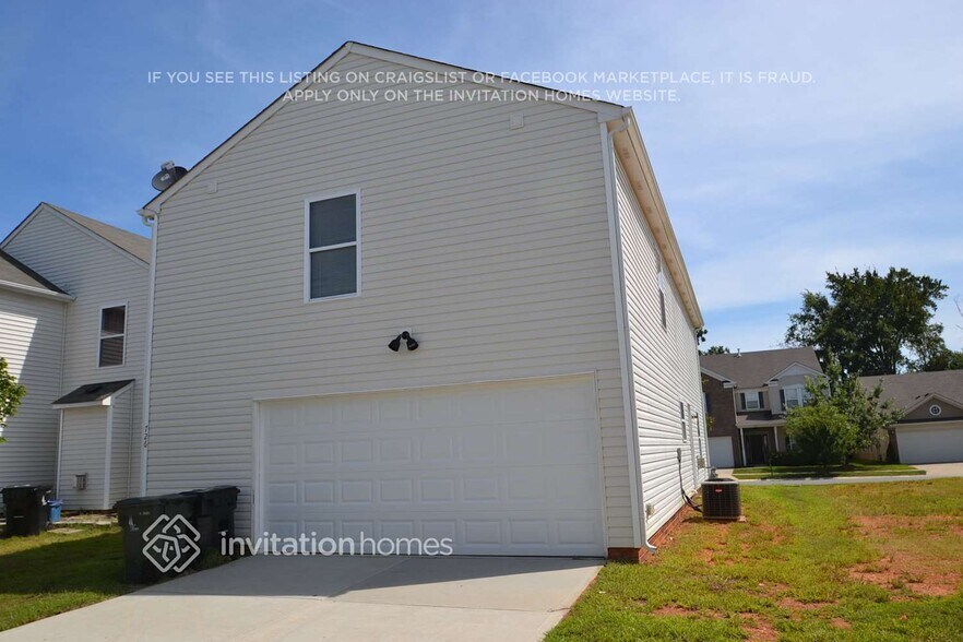 Building Photo - 726 Sinclair Dr