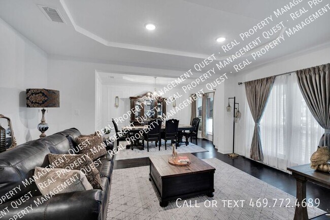 Building Photo - 1767 Shumard St