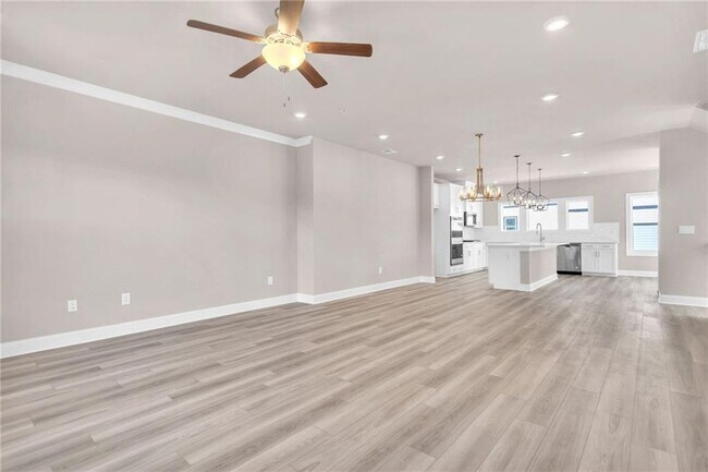 Building Photo - 423 Lincoln St