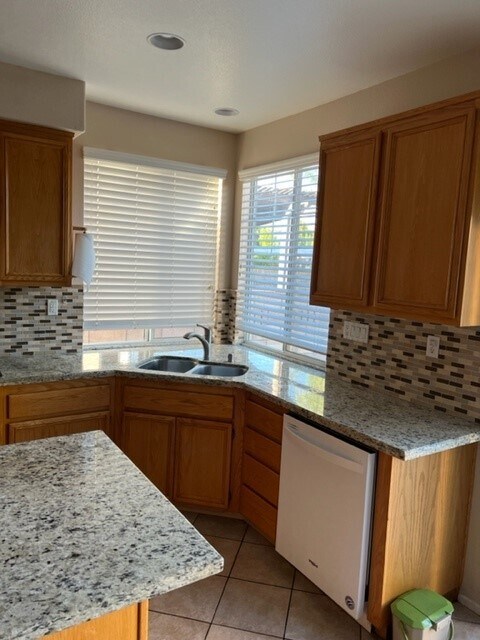 Building Photo - 15755 Roan Rd