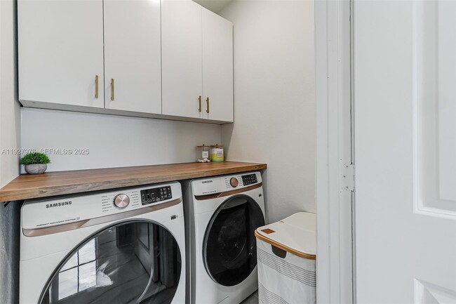 Building Photo - 16753 SW 290th Ln