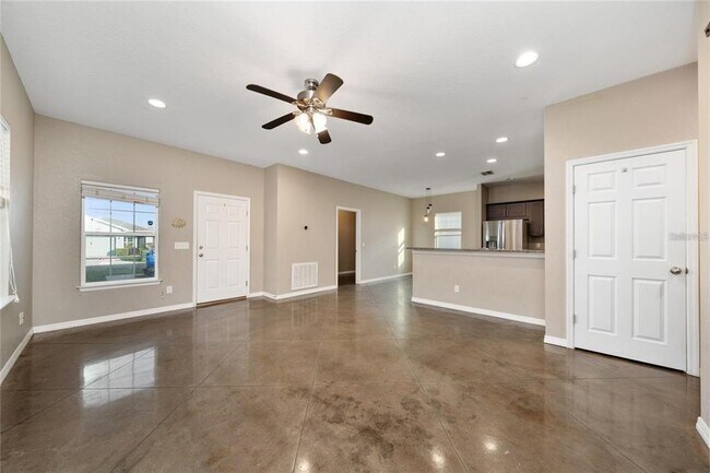 Building Photo - 2893 Whispering Trails Dr