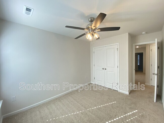 Building Photo - 232 David Hl Dr