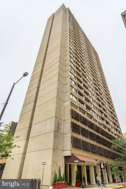 Building Photo - 1326 Spruce St