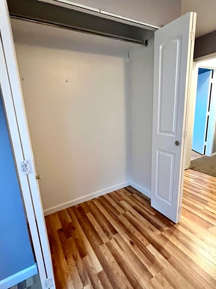 closet - 2503 Plumgrove Cir