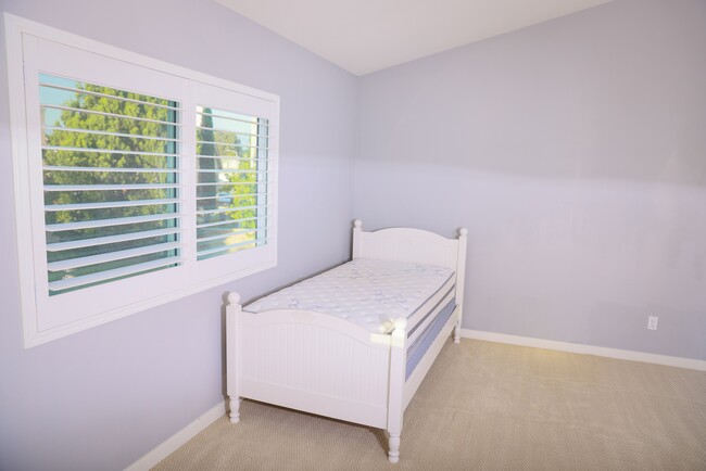 Building Photo - 14560 Flagstone Ct