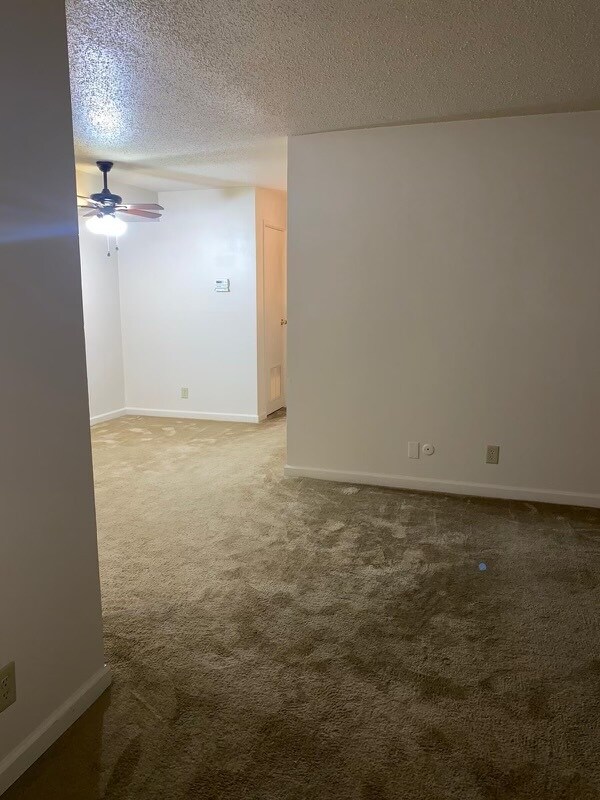 Building Photo - 5 Woodglen Apartment