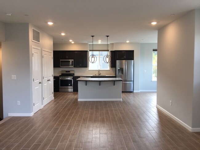Primary Photo - NW Reno Luxury End Unit Townhouse - On the...