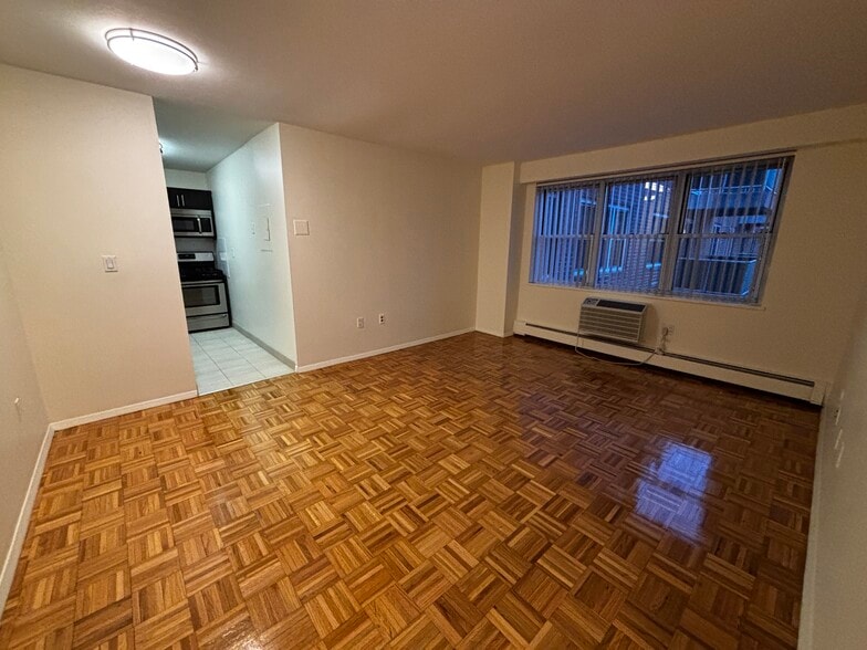 Building Photo - 109 Babcock St