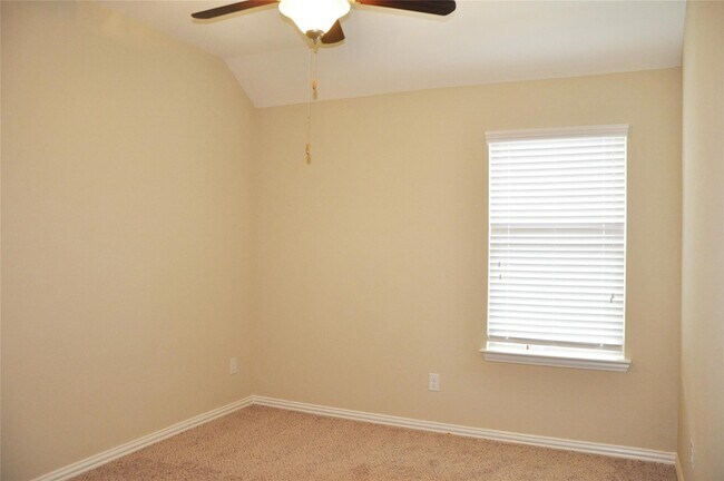 Building Photo - 18111 Tall Chestnut St