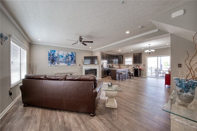 Building Photo - 109 Shaley Dr