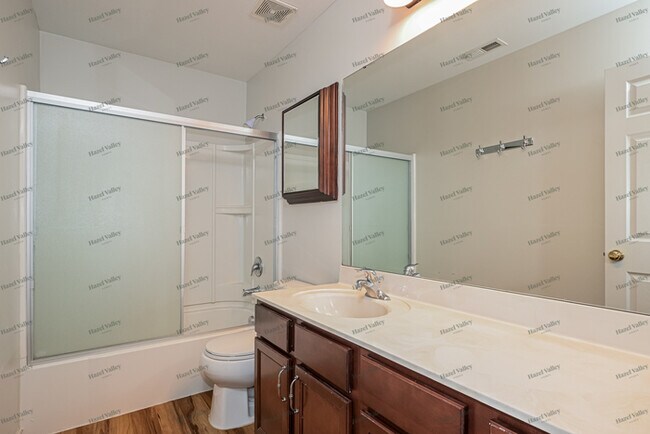 Building Photo - 508 Mason Creek Dr