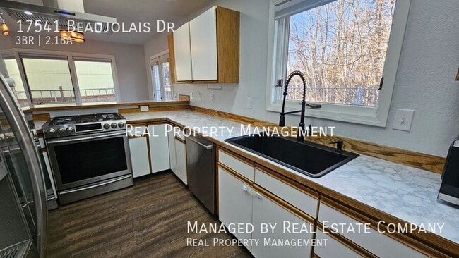 Building Photo - 17541 Beaujolais Dr