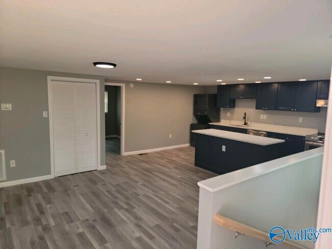 Building Photo - 3212 Reynolds Dr NW