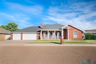 Building Photo - 3905 Springwood Dr