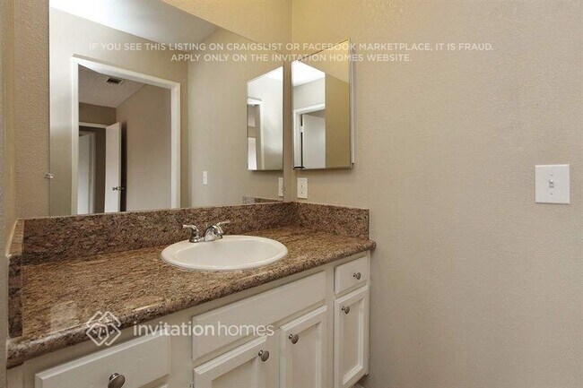 Building Photo - 10533 Gramercy Pl