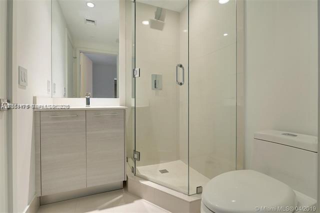 Building Photo - 650 NE 32nd St